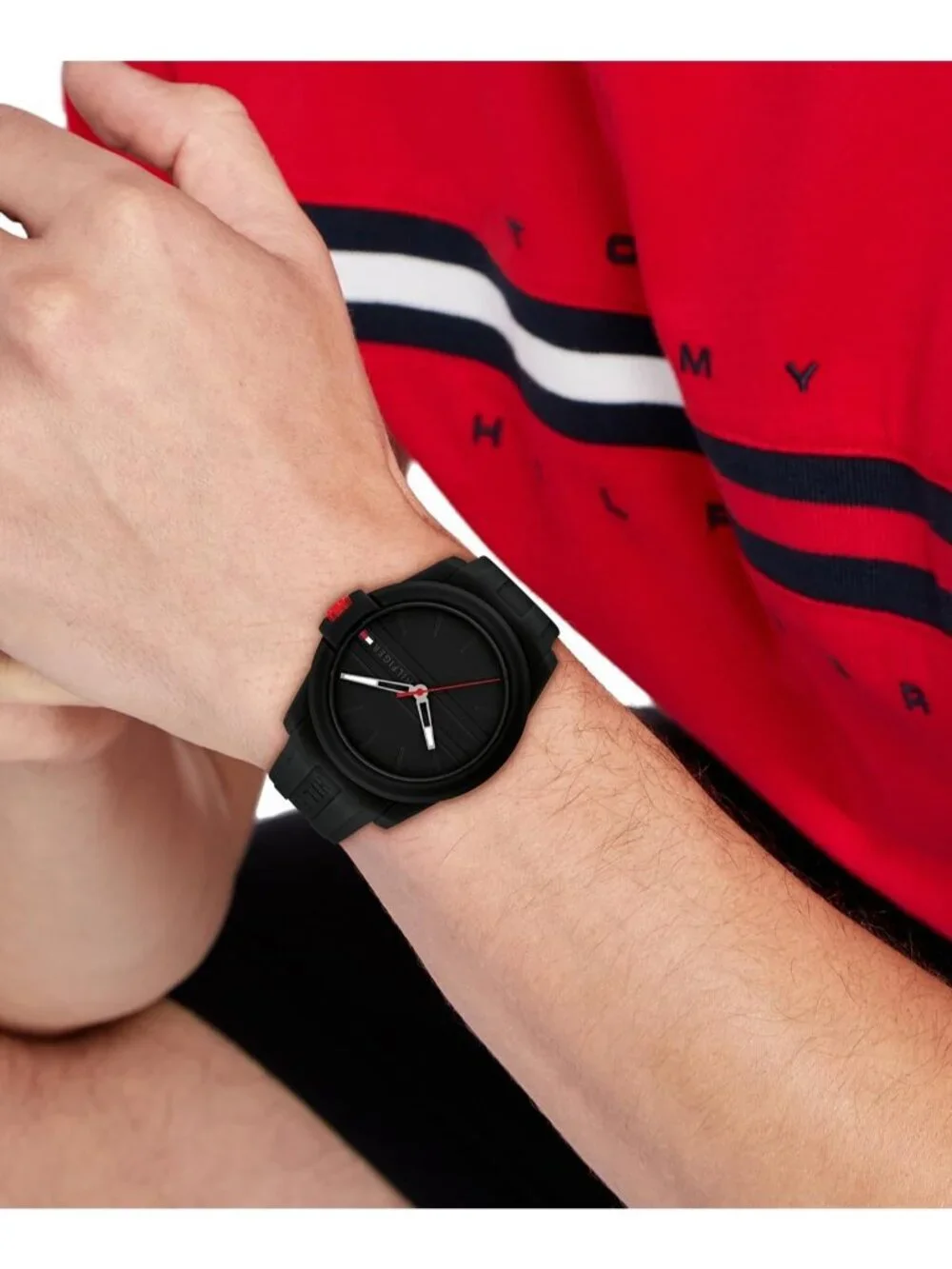 Men's Black Quartz Casual Sport Style Silicone Strap Water-Resistant Wrist Watch